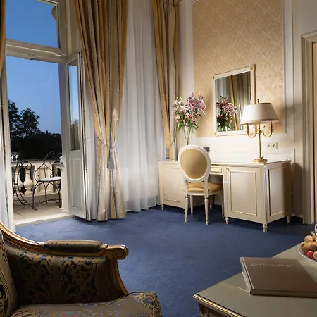 Szálloda Savoy Westend 5*