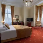 Savoy Westend מלון קרלובי וארי