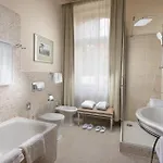 Savoy Westend קרלובי וארי