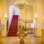 מלון Savoy Westend 5*