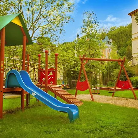 מלון Savoy Westend קרלובי וארי