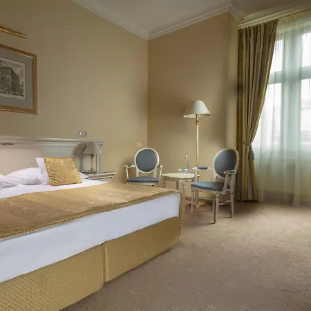 Savoy Westend