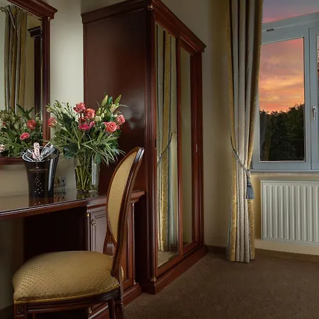 Savoy Westend 5*