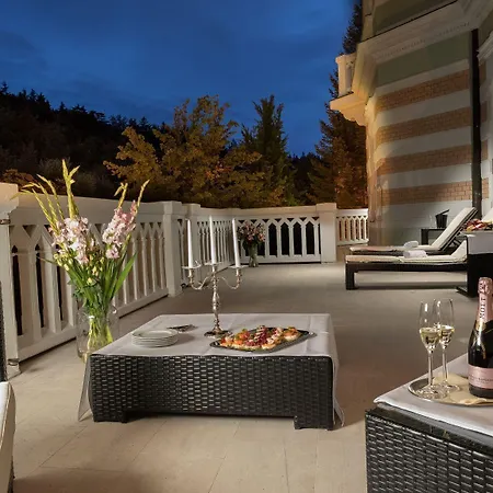 Savoy Westend فندق