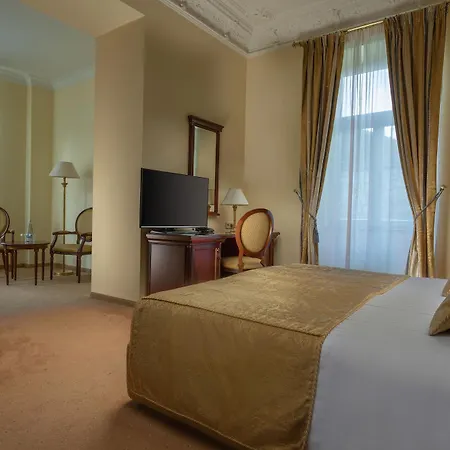 Savoy Westend 5* كارلوفي فاري