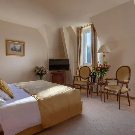 Hotel Savoy Westend 5*