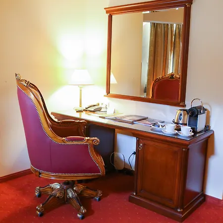 Savoy Westend 5* كارلوفي فاري