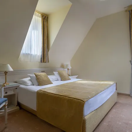 Savoy Westend 5*