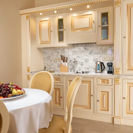 Savoy Westend 5*