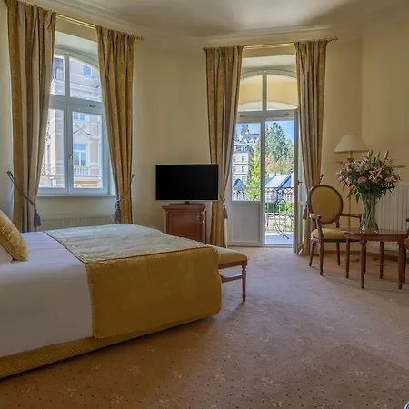 Savoy Westend 5*
