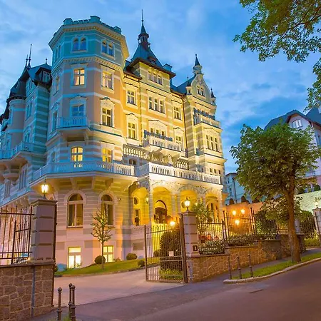 فندق Savoy Westend 5*